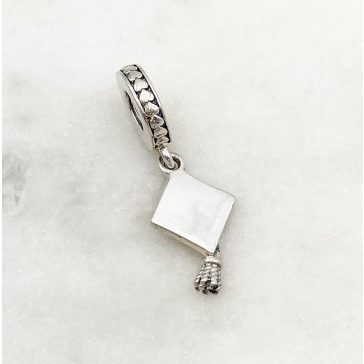 Ezüst diplomaosztó charm