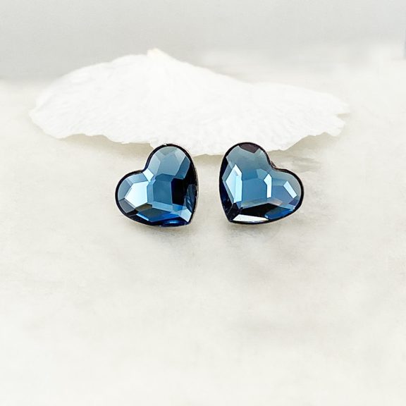 Linda ezüst és jeansblue swarovski bedugós fülbevaló Linda ezüst és jeansblue swarovski bedugós fülbevaló