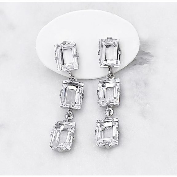 Adél ezüst és swarovski lógós fülbevaló Adél ezüst és swarovski lógós fülbevaló