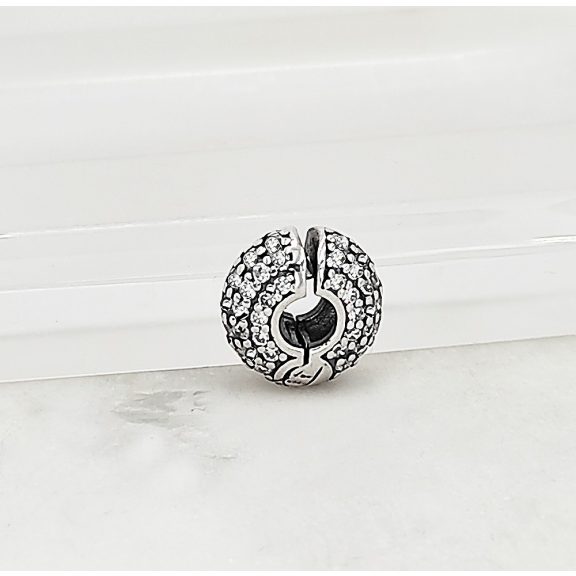 Stopper ezüst charm csillogó kövekkel Stopper ezüst charm csillogó kövekkel