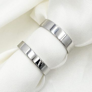 Girona fehér arany karikagyűrűpár 4 mm és 5 mm