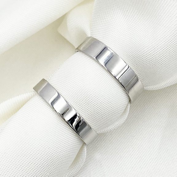Girona fehér arany karikagyűrűpár 4 mm és 5 mm Girona fehér arany karikagyűrűpár 4 mm és 5 mm